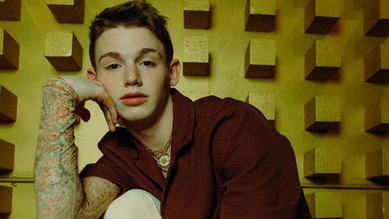 Viral Sensation Payton Talks About His Favorite Microphone, the Neumann TLM 103