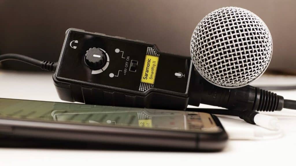 How to Connect Microphone to Laptop