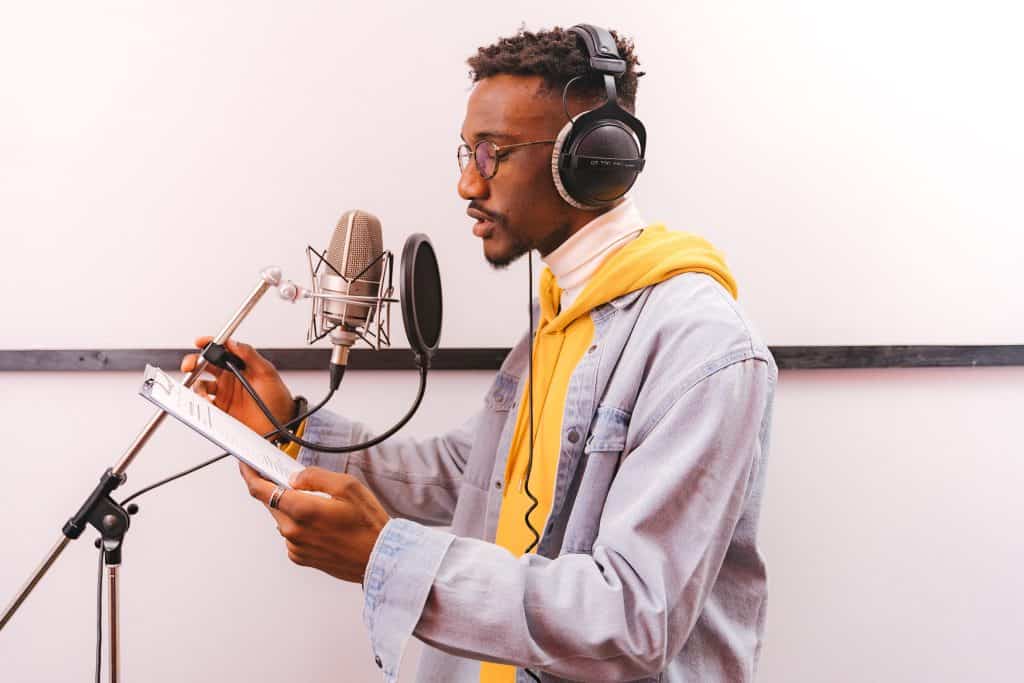 A Complete Guide to the Best Mic Placement for Vocals