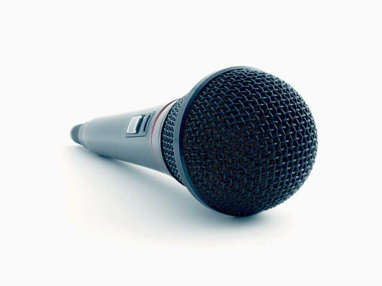 Wireless Microphone Market Forecasts to Surpass USD 3.71 Billion by 2030