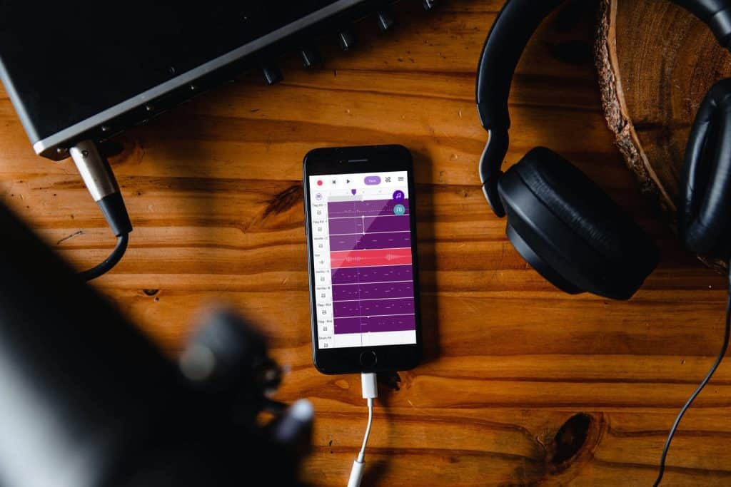 3 Powerful Portable Podcasting Setups For Recording on the Road