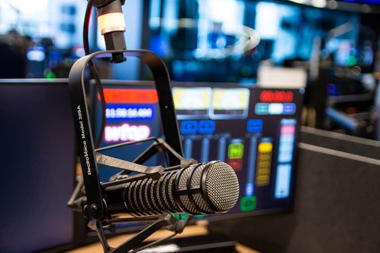 Electro-Voice RE20 Broadcast Announcer Microphone Review