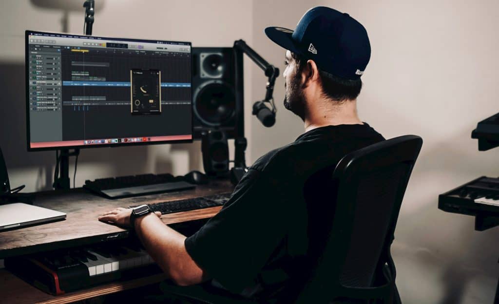 10 Essentials for Your Home Studio Setup