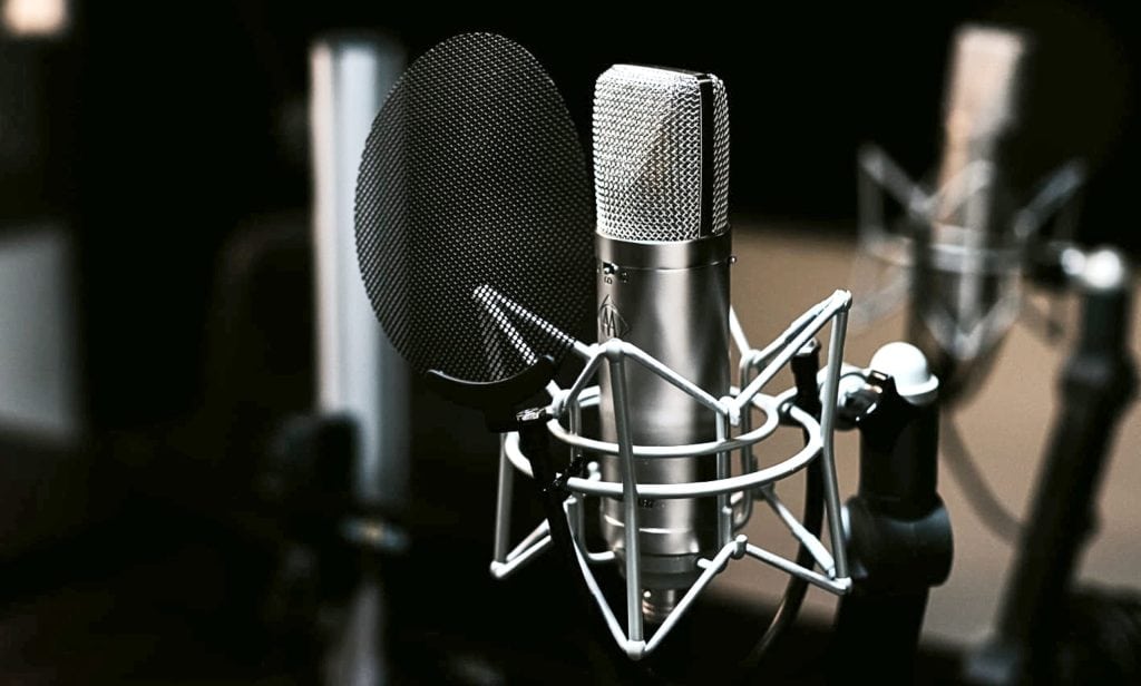 Dynamic vs Condenser Mic for Studio Recording: Which is Better?