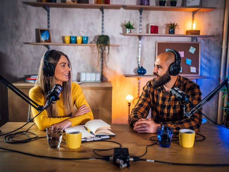 How to Choose the Right Microphone Polar Pattern for Podcasting