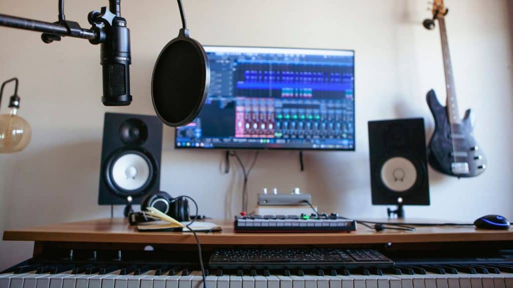 5 Benefits of 48V Phantom Power in Professional Recording