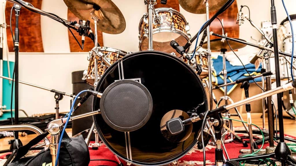 6 Positioning Tips When Miking a Drum Set