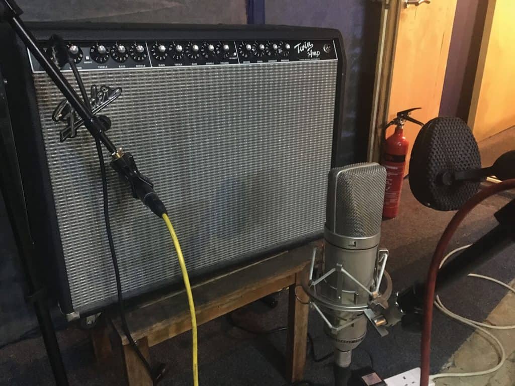 5 Guitar Amp Mic Placement Techniques