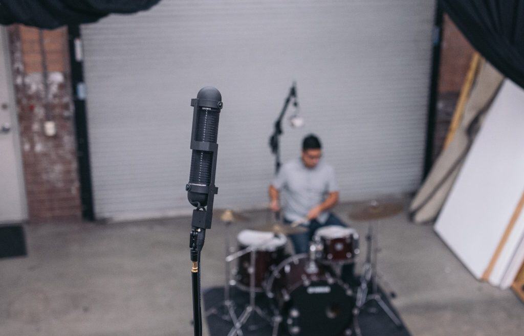 6 Positioning Tips When Miking a Drum Set