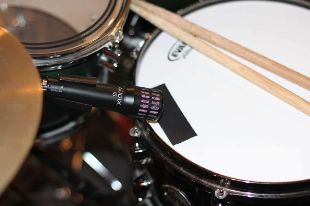 6 Positioning Tips When Miking a Drum Set