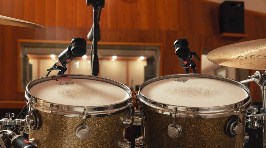 6 Positioning Tips When Miking a Drum Set