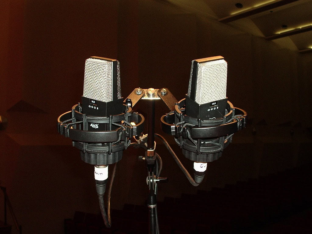 Comparing Stereo Recording Techniques: XY vs. ORTF