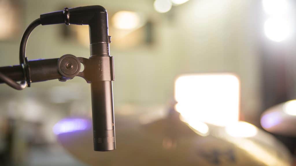 How to Overcome Room Acoustics with Mic Placement