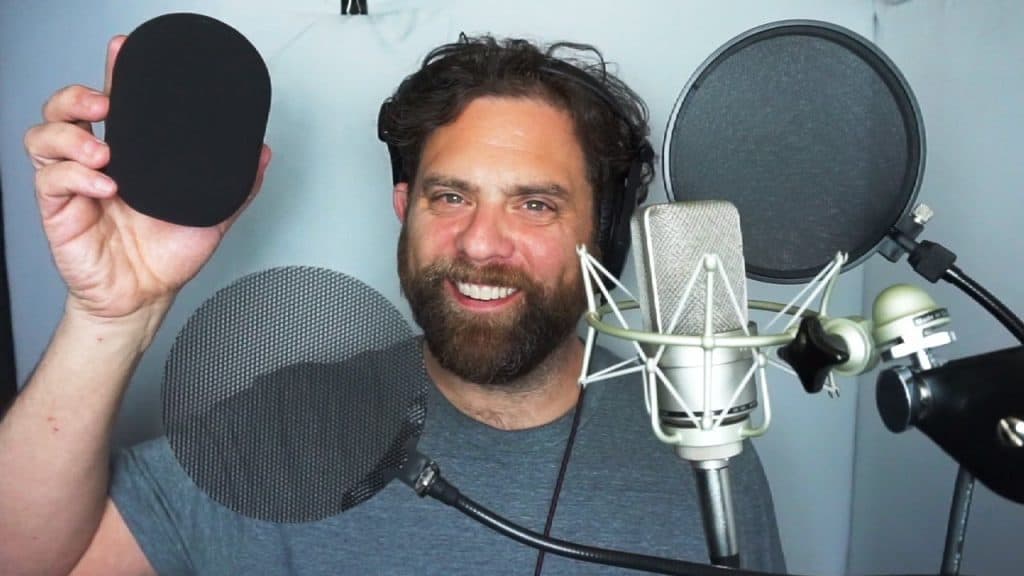 How to Set Up a Pop Filter for Podcasting