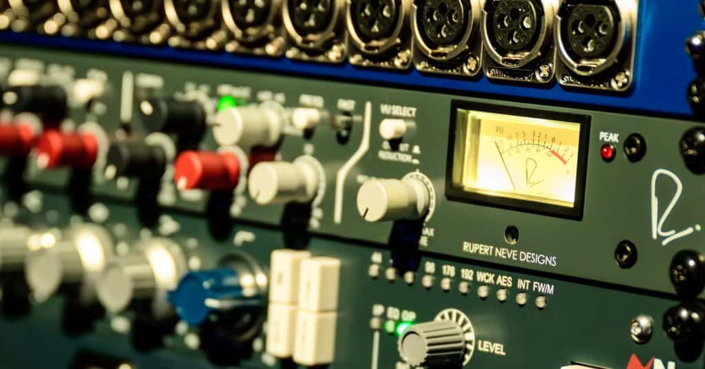 Understanding Preamp Gain and Headroom