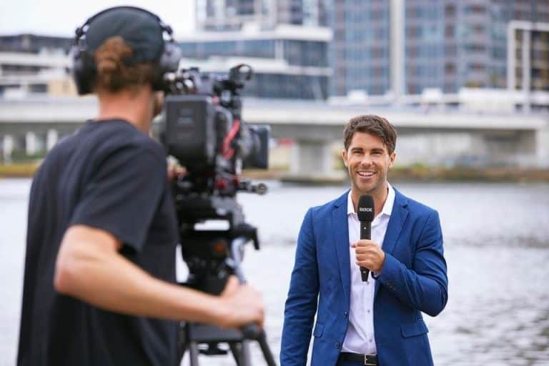 Everything to Know About Wireless Microphone Systems for Filmmaking and Broadcasting